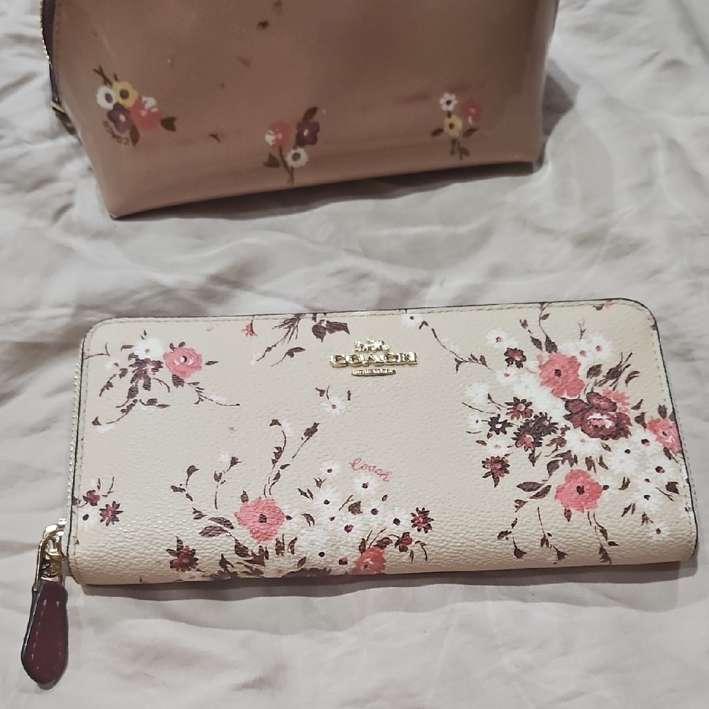 Coach Pink Floral Refined Pebble  Tote With Matching Wallet And Cosmetic Case - Picture 8 of 10